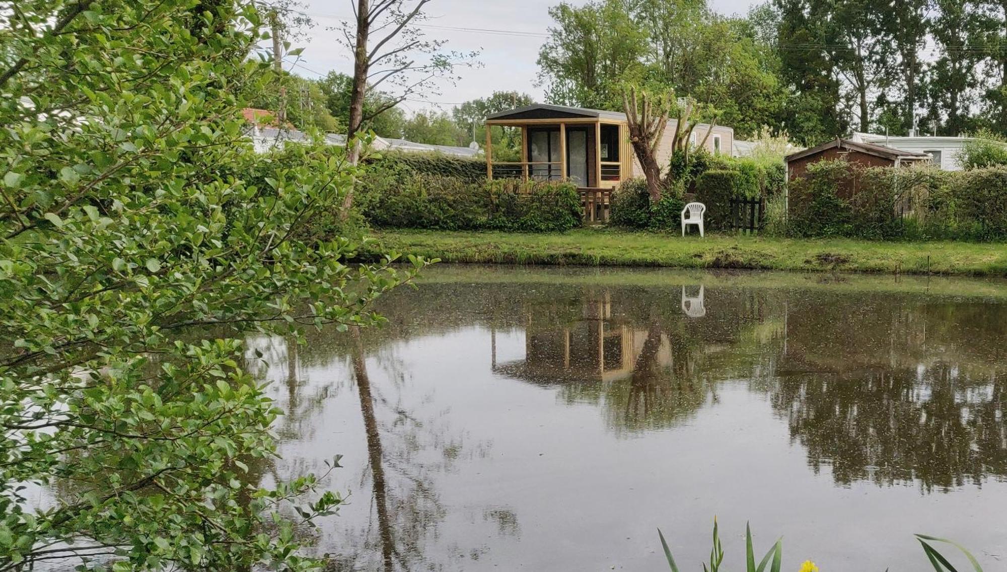 Camping La Haie Penee **** Saint-Quentin-en-Tourmont Exterior foto