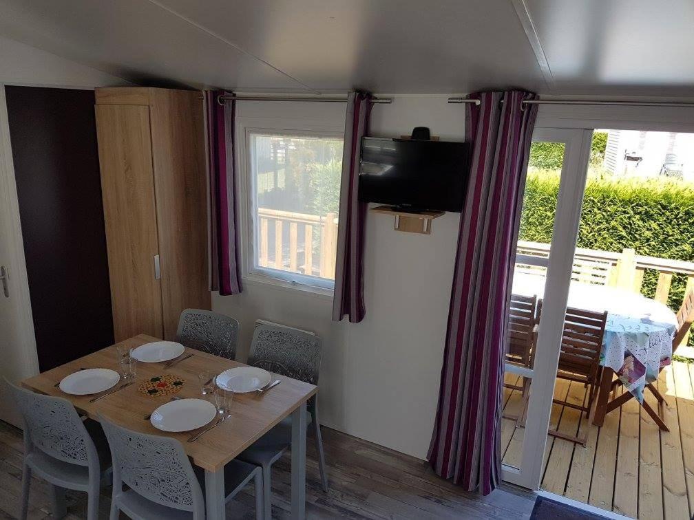 Camping La Haie Penee **** Saint-Quentin-en-Tourmont Exterior foto