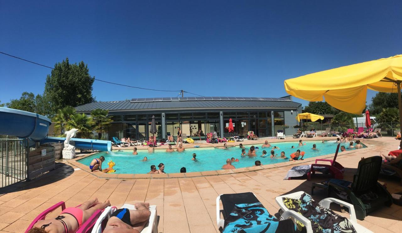 Camping La Haie Penee **** Saint-Quentin-en-Tourmont Exterior foto