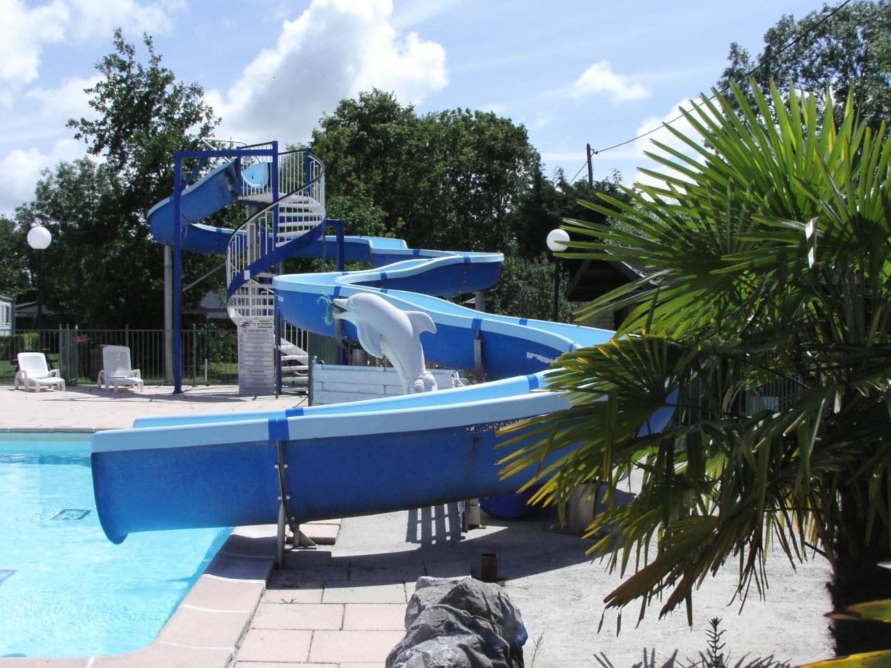 Camping La Haie Penee **** Saint-Quentin-en-Tourmont Exterior foto