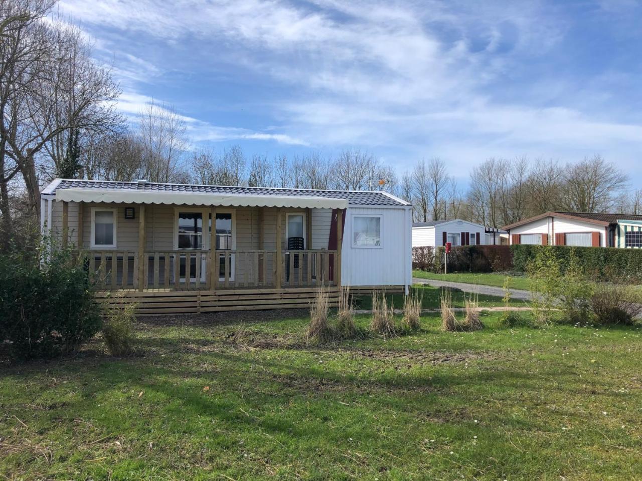 Camping La Haie Penee **** Saint-Quentin-en-Tourmont Exterior foto